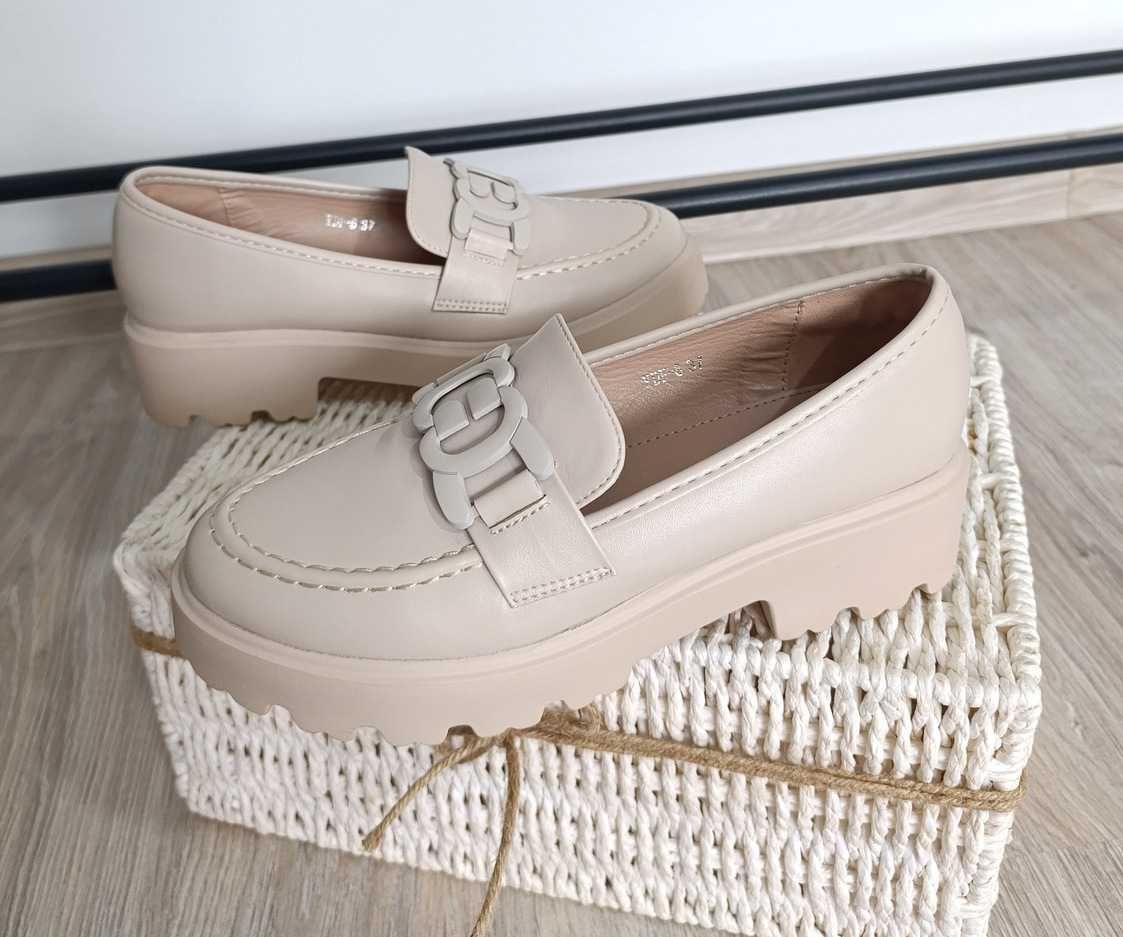 Kremowe loafersy mokasyny na platformie rozmiar 37 24cm