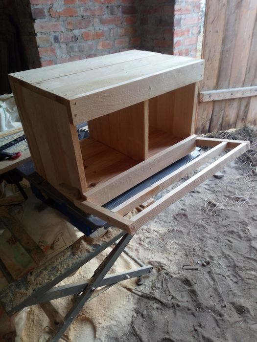 Gniazdo dla kur z dwiema komorami