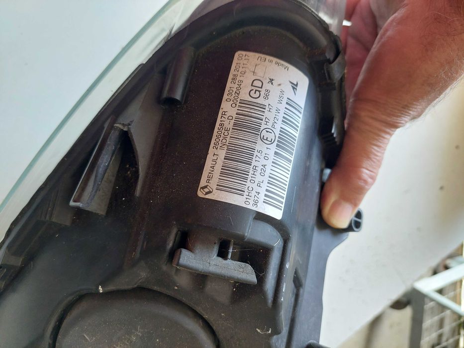 farol esq Renault megane 3