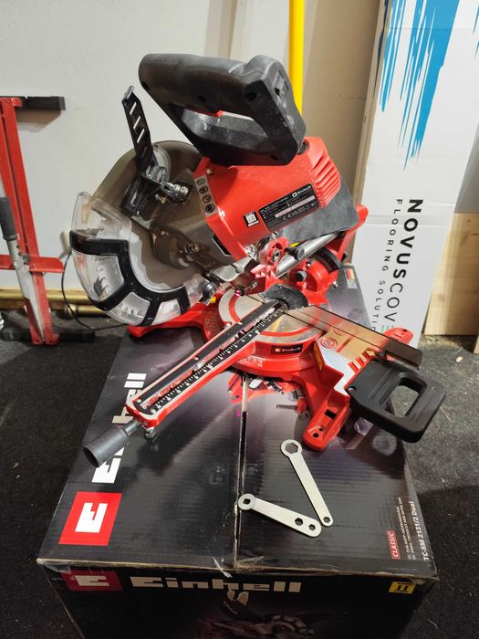 Máquina serra esquadria e serra de mesa