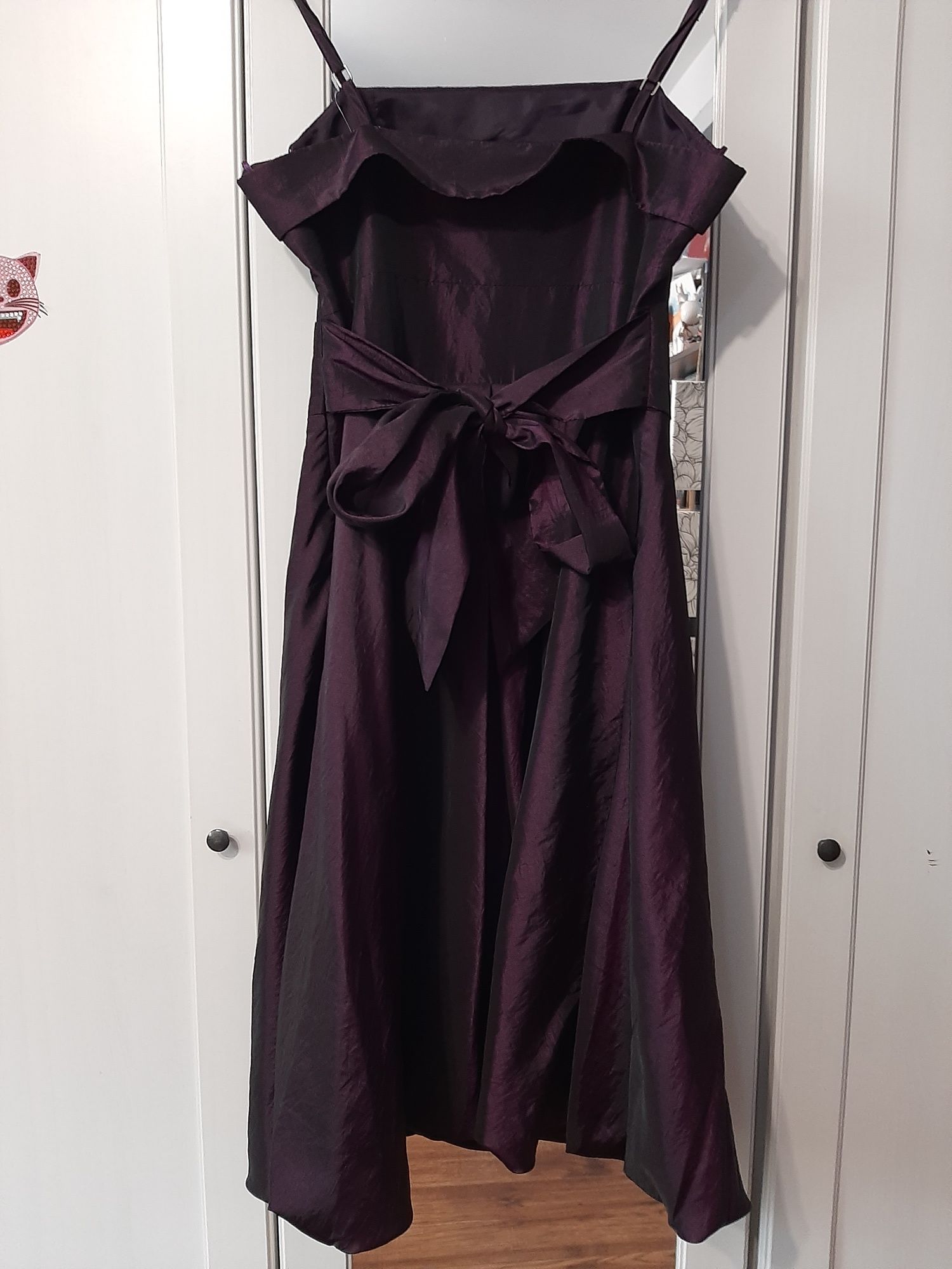 Fioletowa sukienka wieczorowa