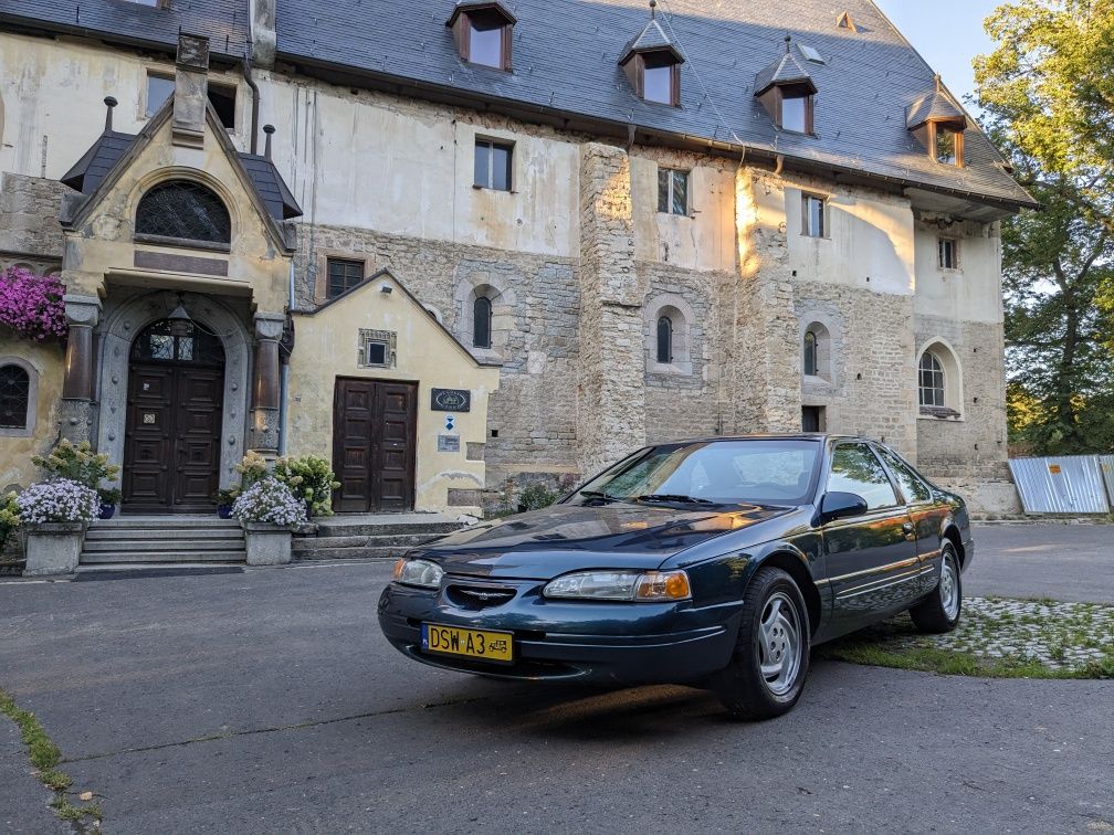 Ford Thunderbird 4.6 V8 (auto z kalendarza)