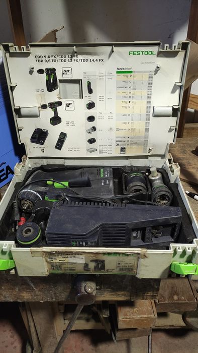 Conjunto Aparafusadora de Bateria Festool em Caixa com Acessórios
