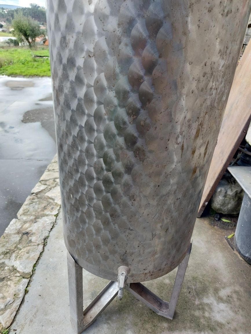 Depósito de vinho inox 200 litros