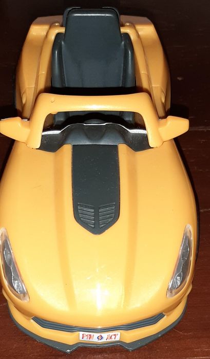 Dois carros pvc  cada 5€