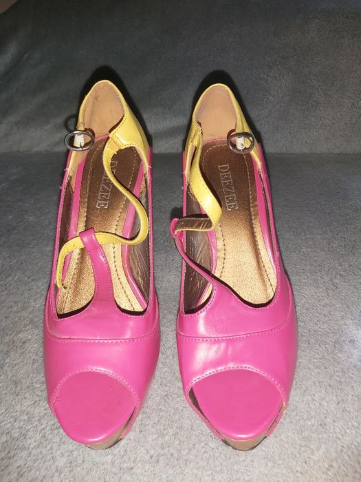 Oryginalne, z naturalnej  skóry wysokie buty r. 38