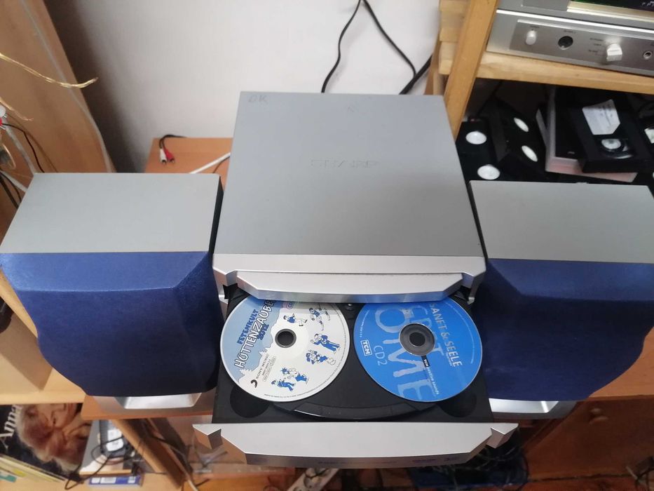 Wieża Sharp CD-XP120 z głośnikami