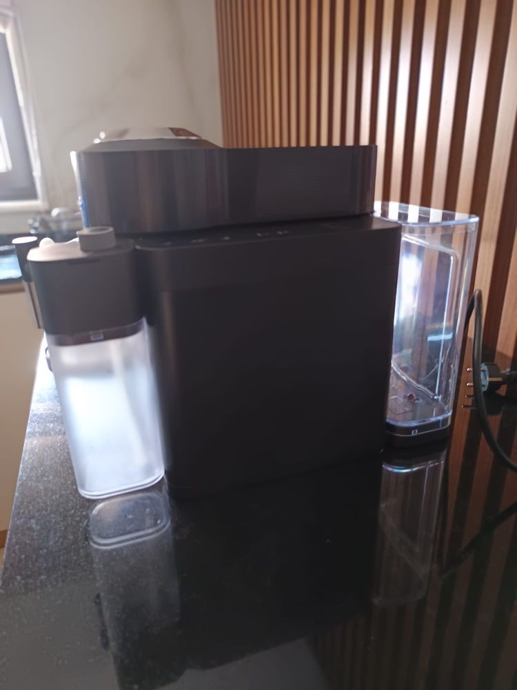 Maquina nespresso vertuo lattissima