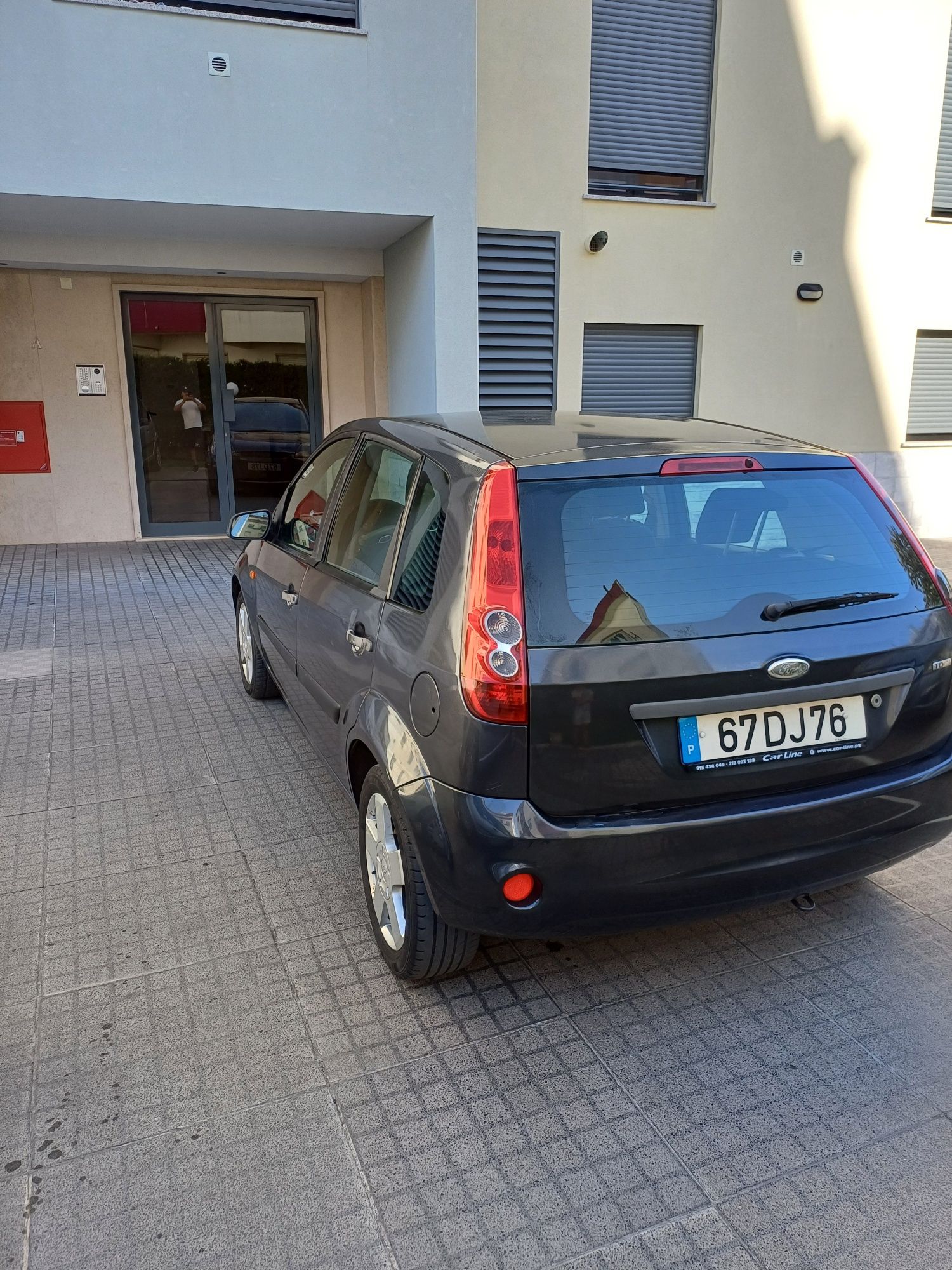 Ford Fiesta 1.4 Tdcii 5lugares de Garagem