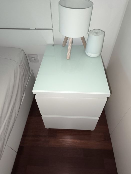 2 Mesinhas IKEA com vidro