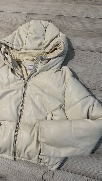 Шкіряна куртка bershka