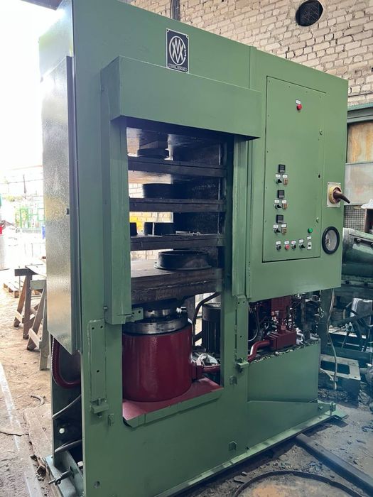 Прес вулканізаційний 600х600, 250т 2 поверхи (Угорщина )Чепель