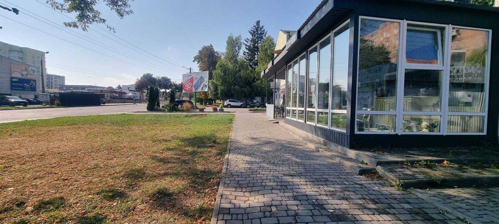 Продаються комерційні приміщення.