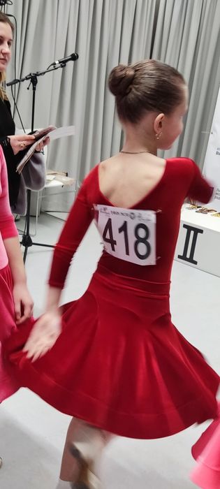 Знижечка. Бальне на 10 р. Бейсік, велюр