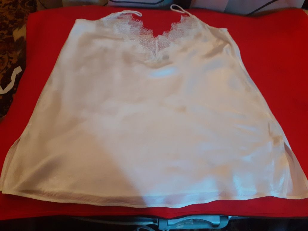 Jedwabna podkoszulka  na ramiączkach   Massimo Dutti