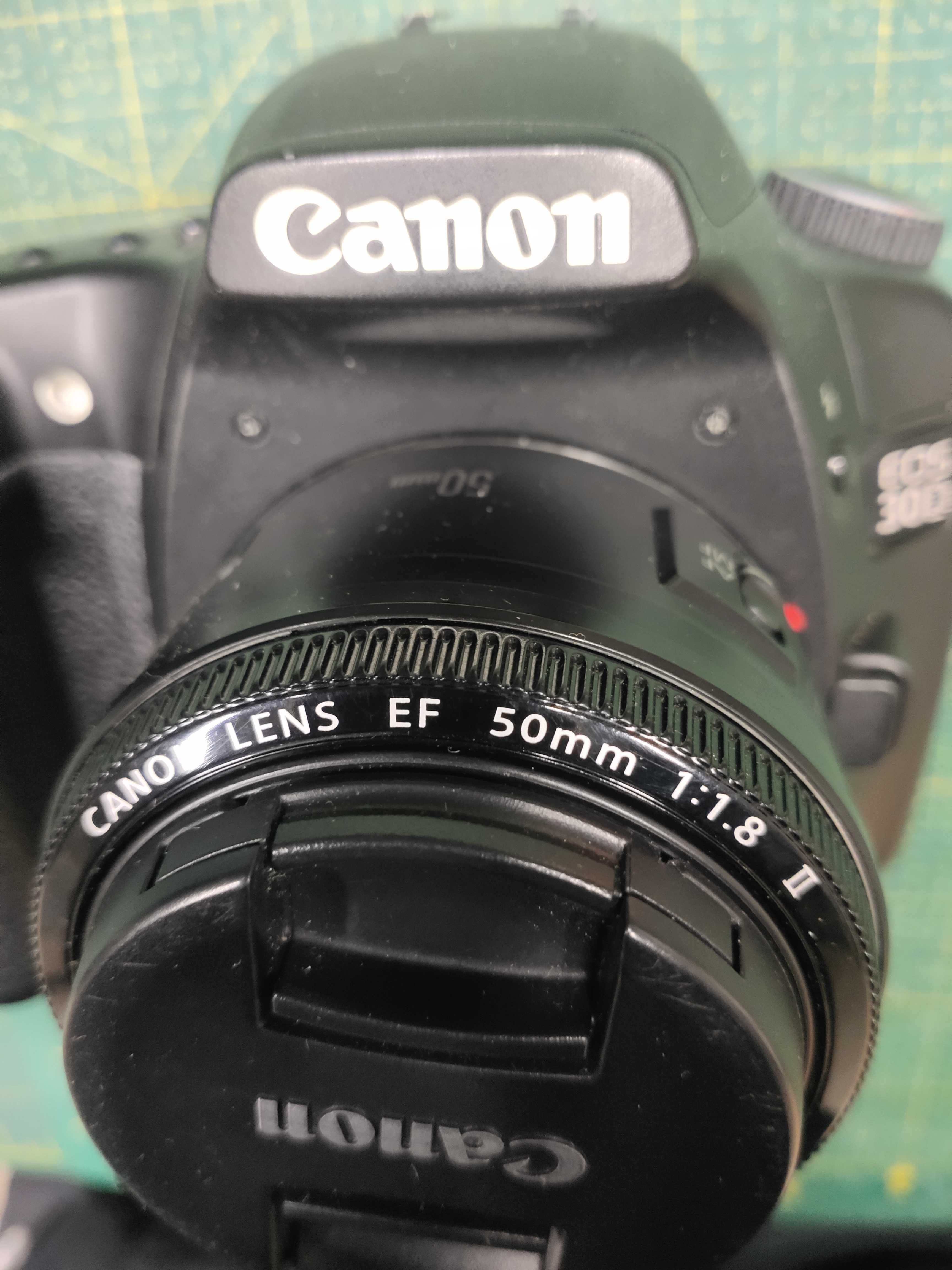 Canon EOS 30D та об'єктив Lens EF 50mm 1:1.8 II