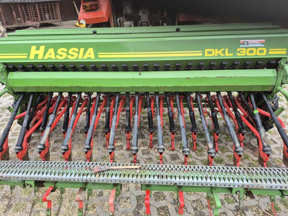 Siewnik zbożowy Hassia DKL300