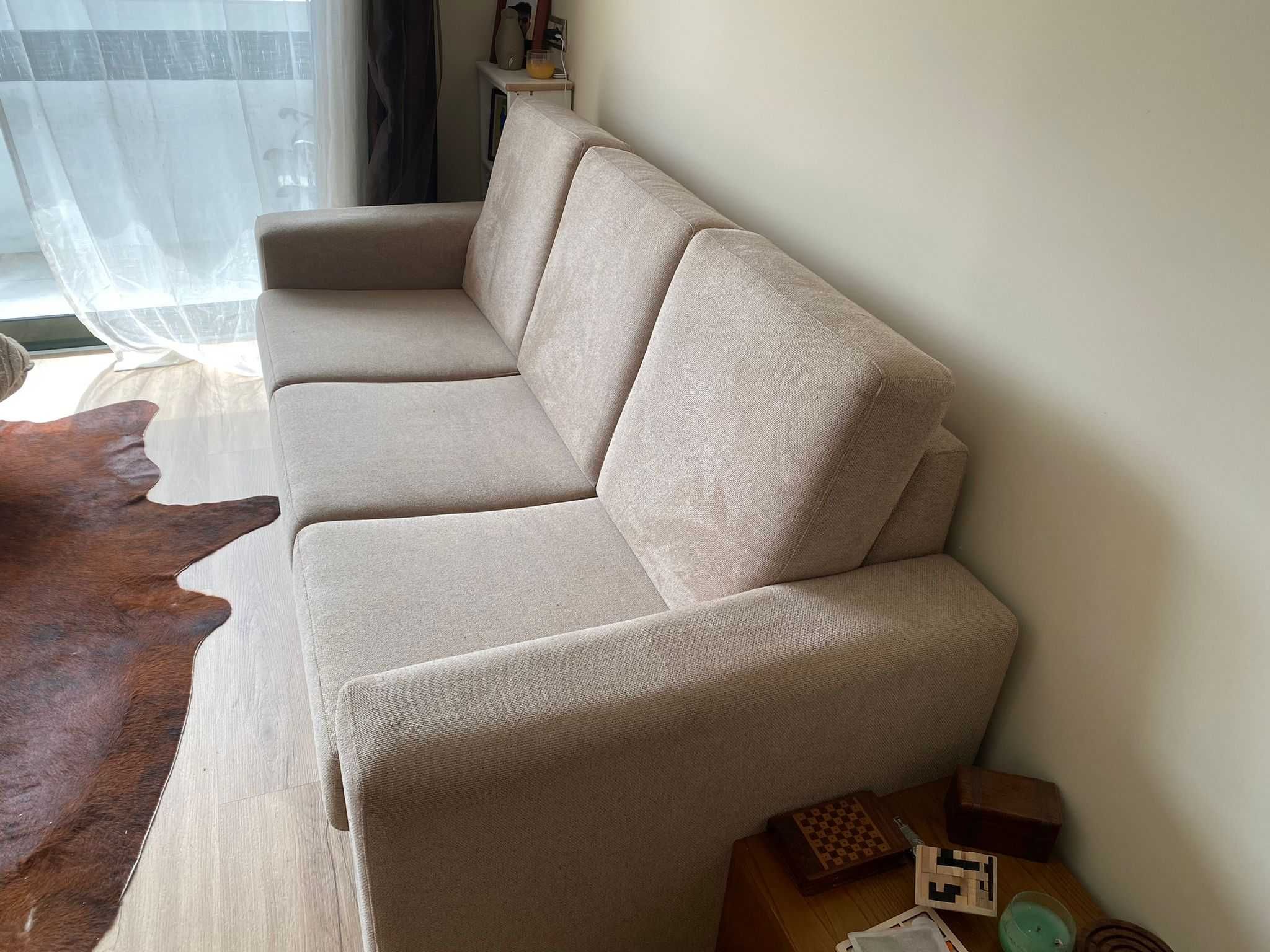 Sofá com chaise longue reversível