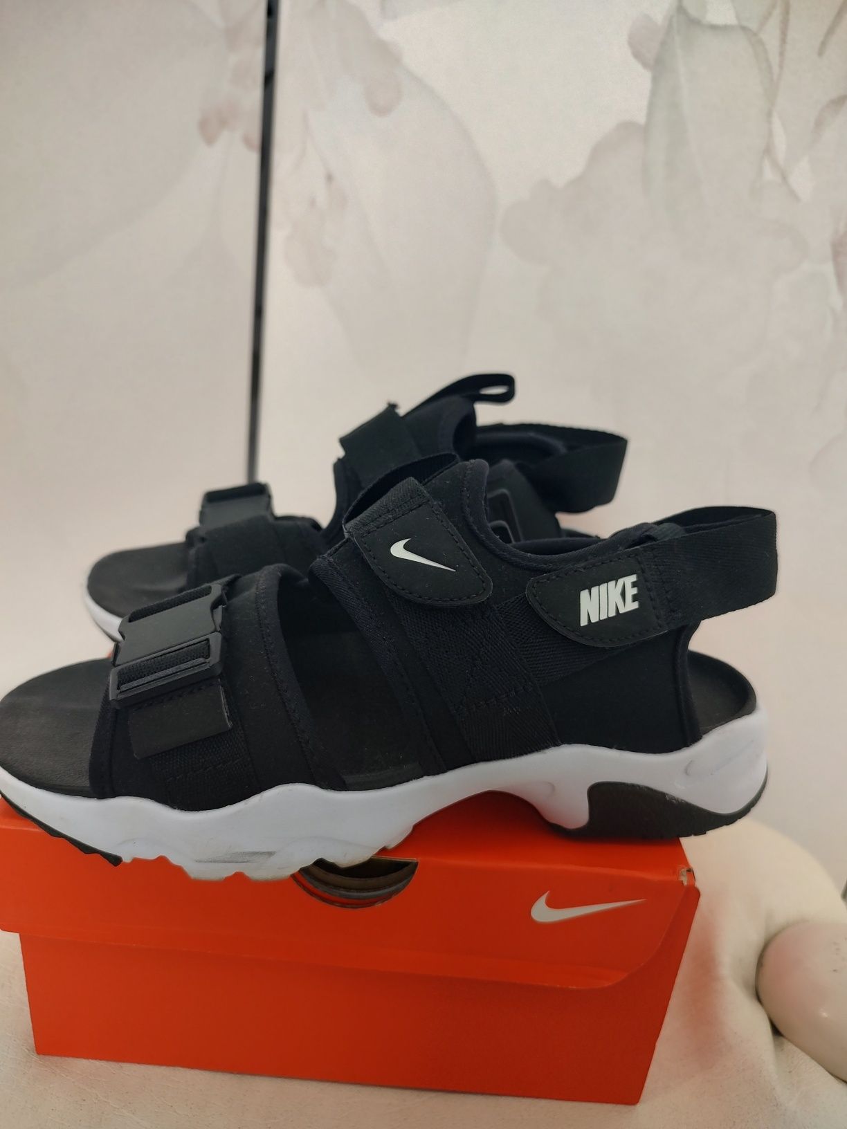 Nike Canyon sandały rozmiar 38