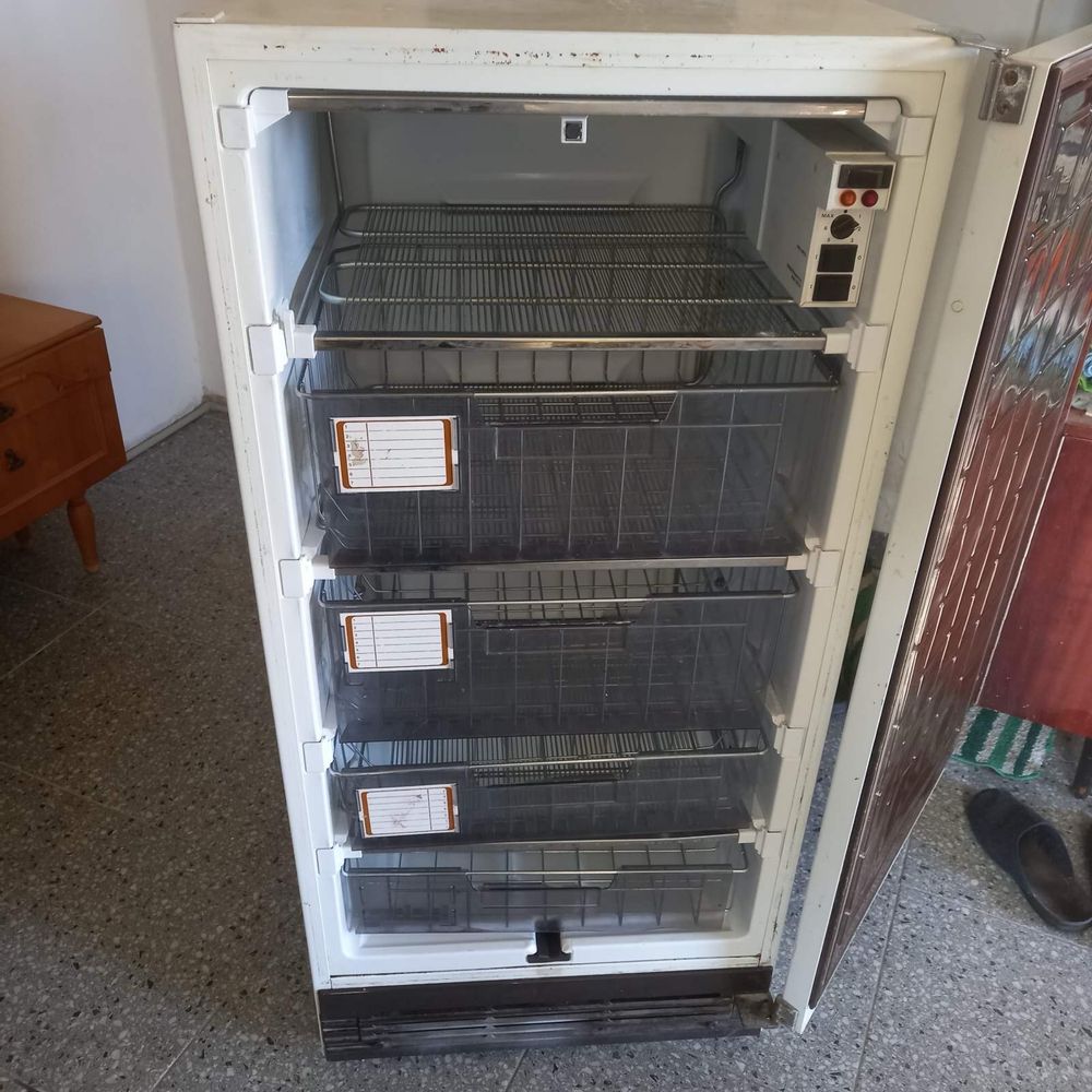 Морозильна камера Electrolux