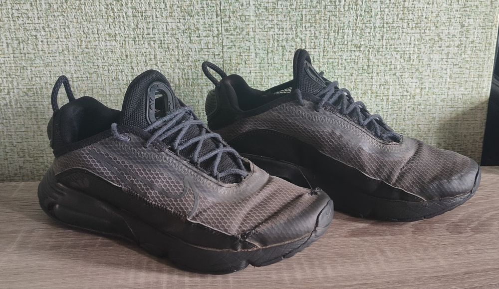 Обменяю кроссовки Nike 36,5 размера