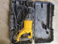 Lisica dewalt DWE 305