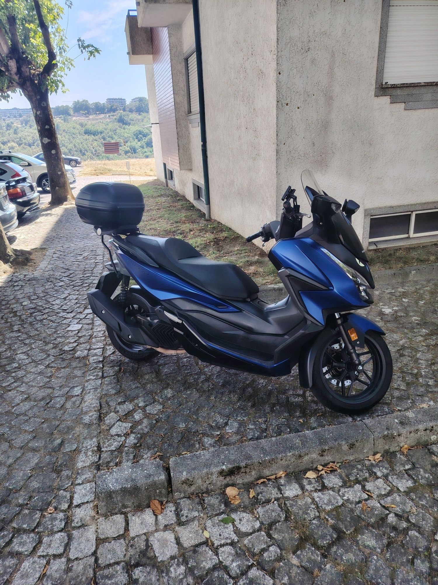 Honda Forza 125cc 2022 + Capacete