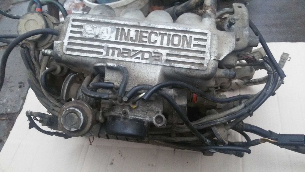 Впускний колектор мазда 626 гд  GD