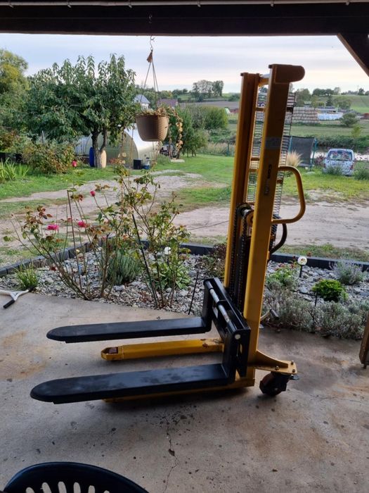 Podnośnik masztowy paletowy cormak