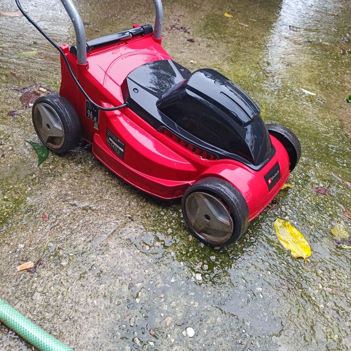 Corta relva eléctrico