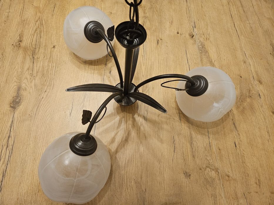 Lampa do salonu na 3 żarówki