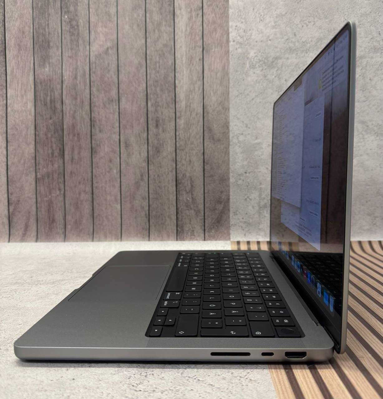 Ноутбук Apple MacBook 14'' 2021 M1 Pro 16/1Tb MDM