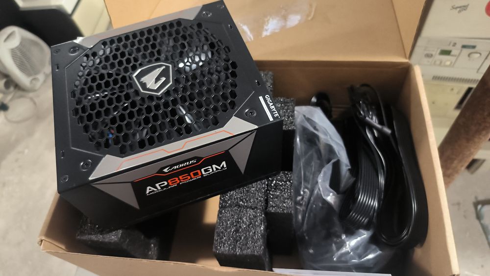 Блок живлення Gigabyte 550 750 850 1000 1600 Вт