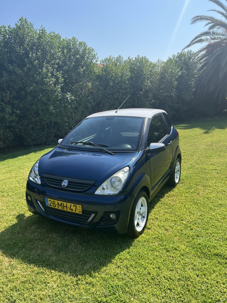 Microcar Aixam City Azul e Branco