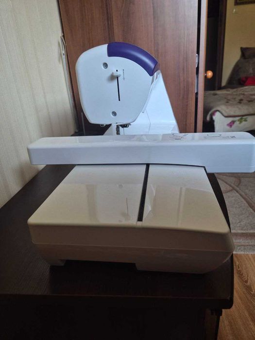 Вишивальна машина Brother Innov-is NV850E