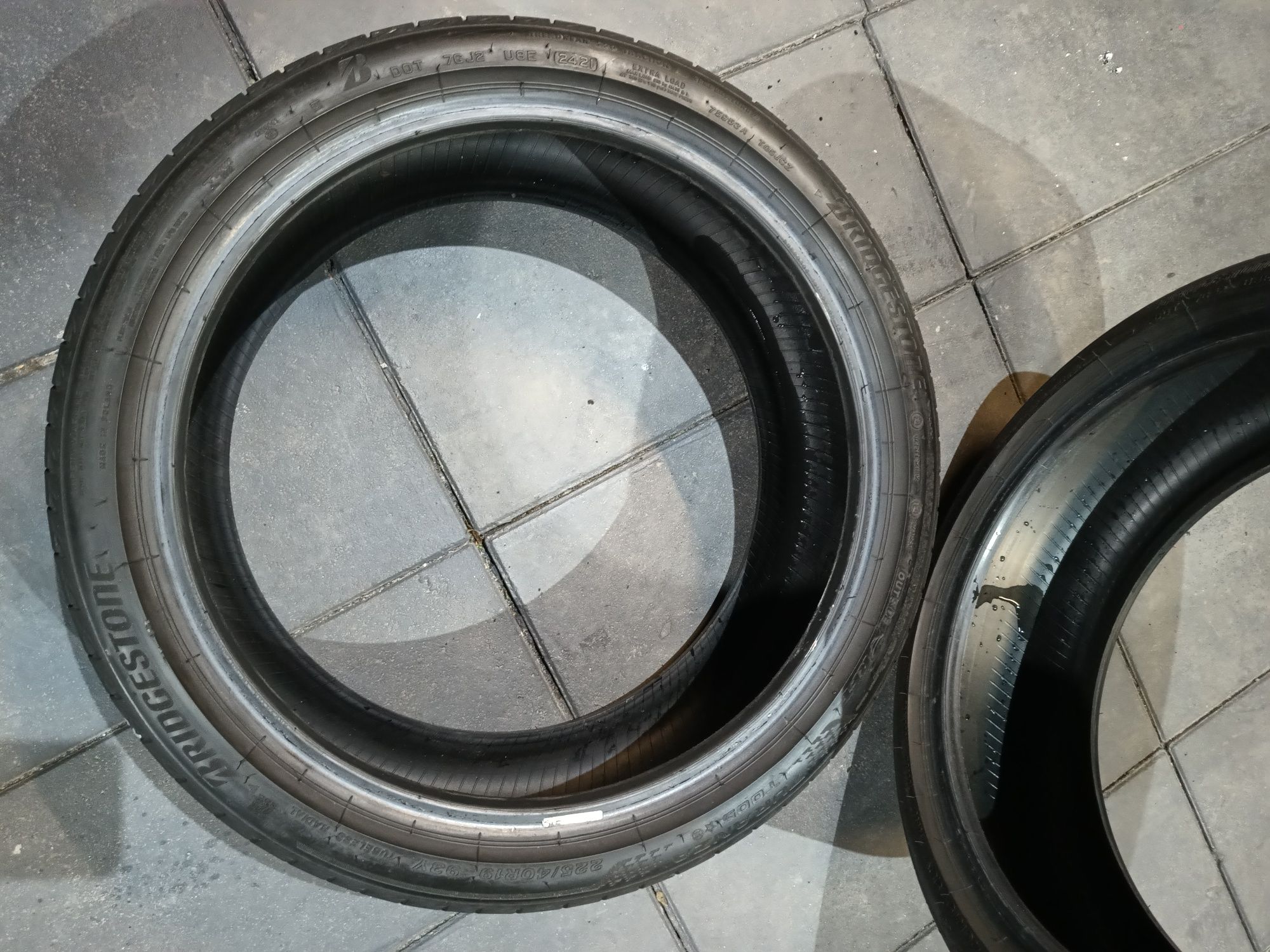 225/40/19 Bridgestone пара літньої гуми 2021