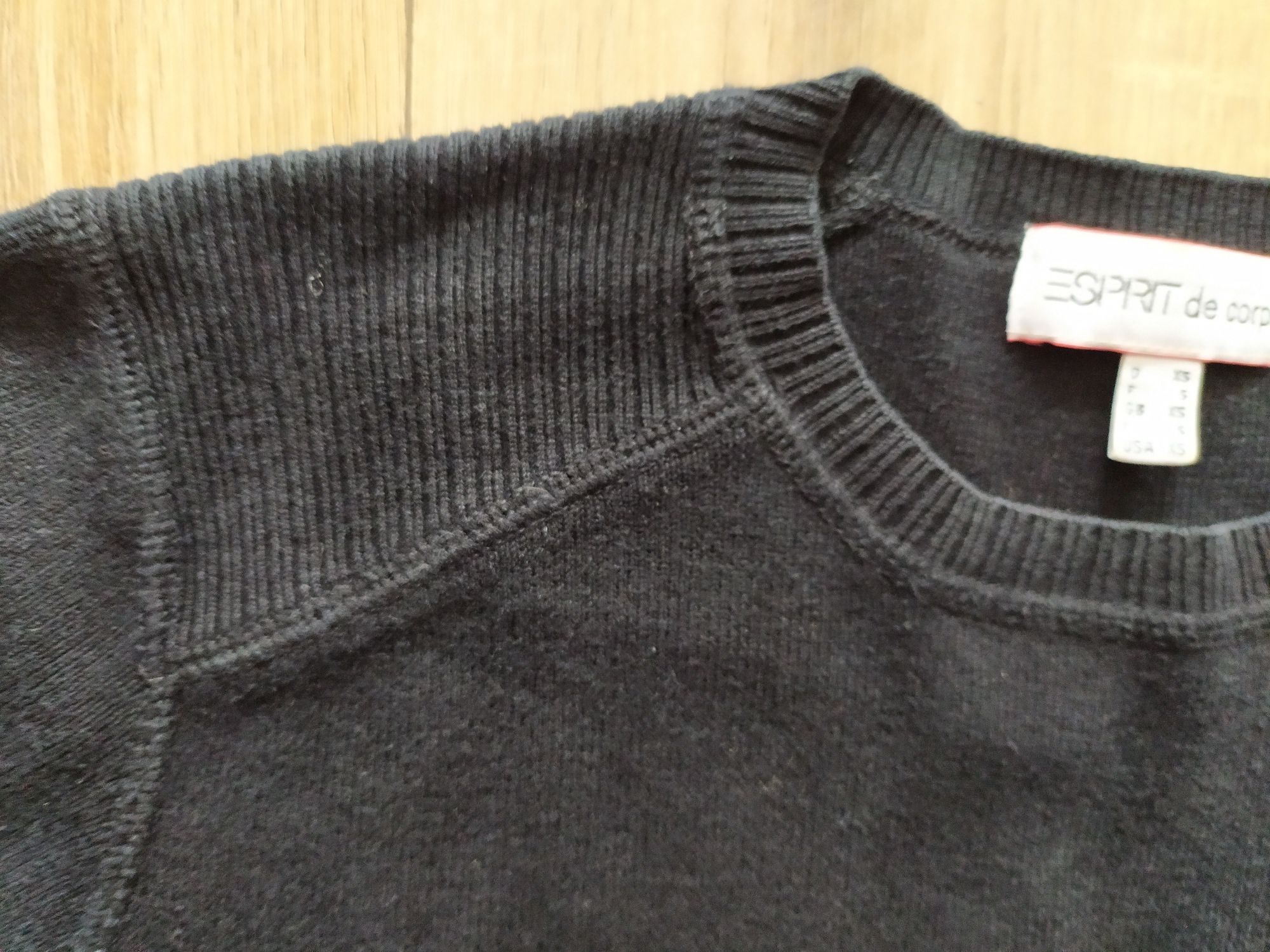 Czarny elegancki sweterek Esprit rozmiar 146