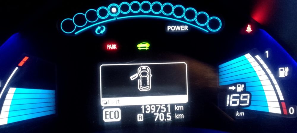 Авто Ниссан Лиф 2012