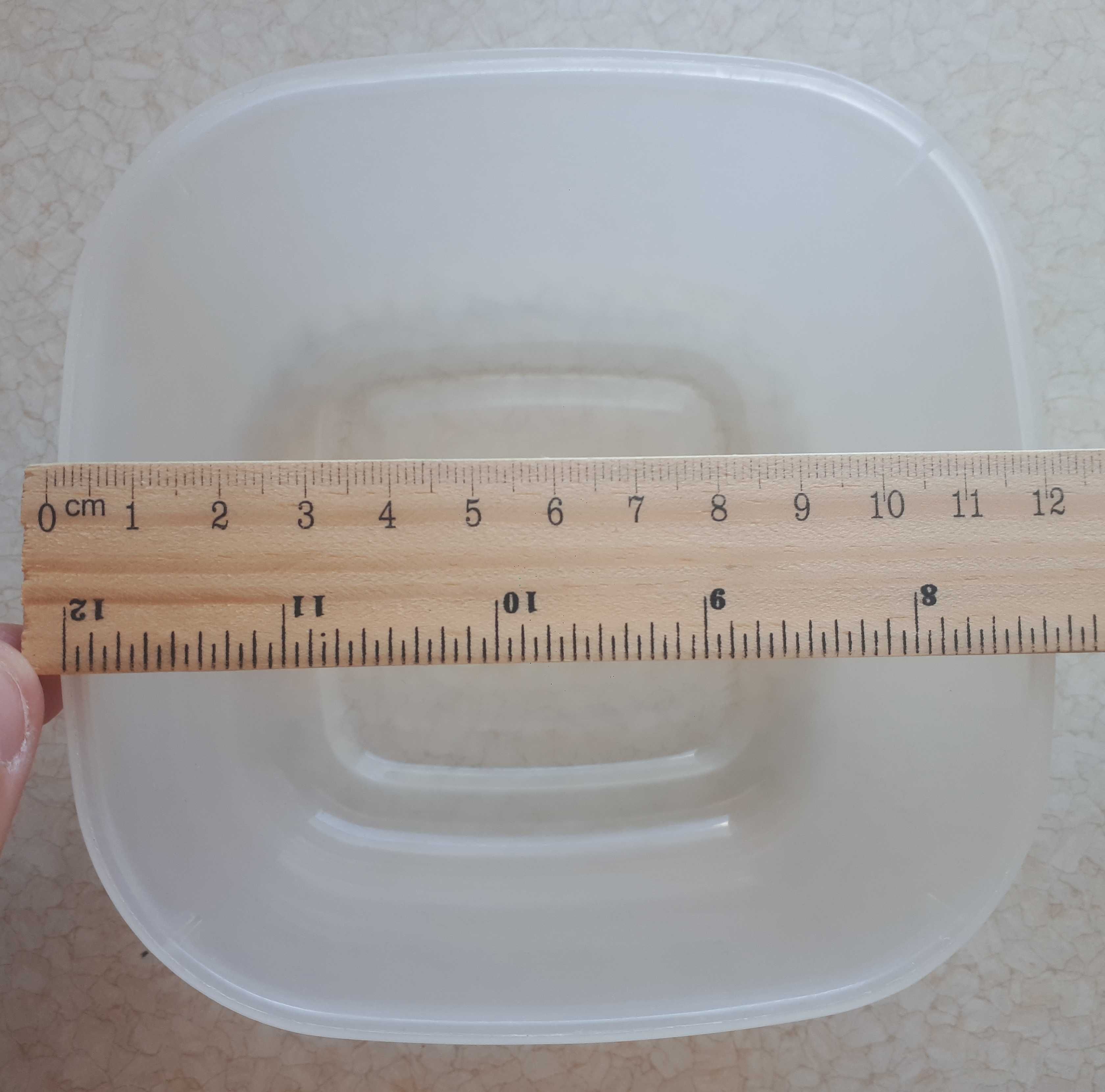 Pojemnik plastikowy do przechowywania żywności, przezroczysty