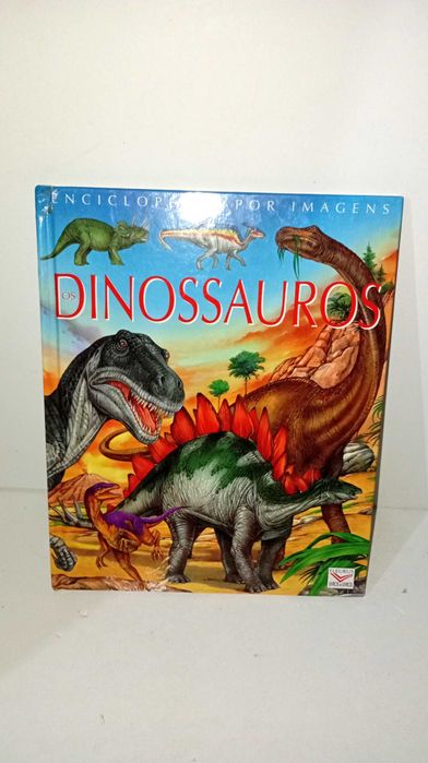 Dinossauros - Enciclopédia por imagens