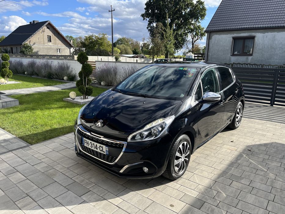 Peugeot 208 lift 18r 1.2 allrue chrom parki tablet elektryka