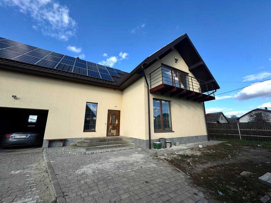 Сучасний особняк з ВЛАСНОЮ ділянкою!