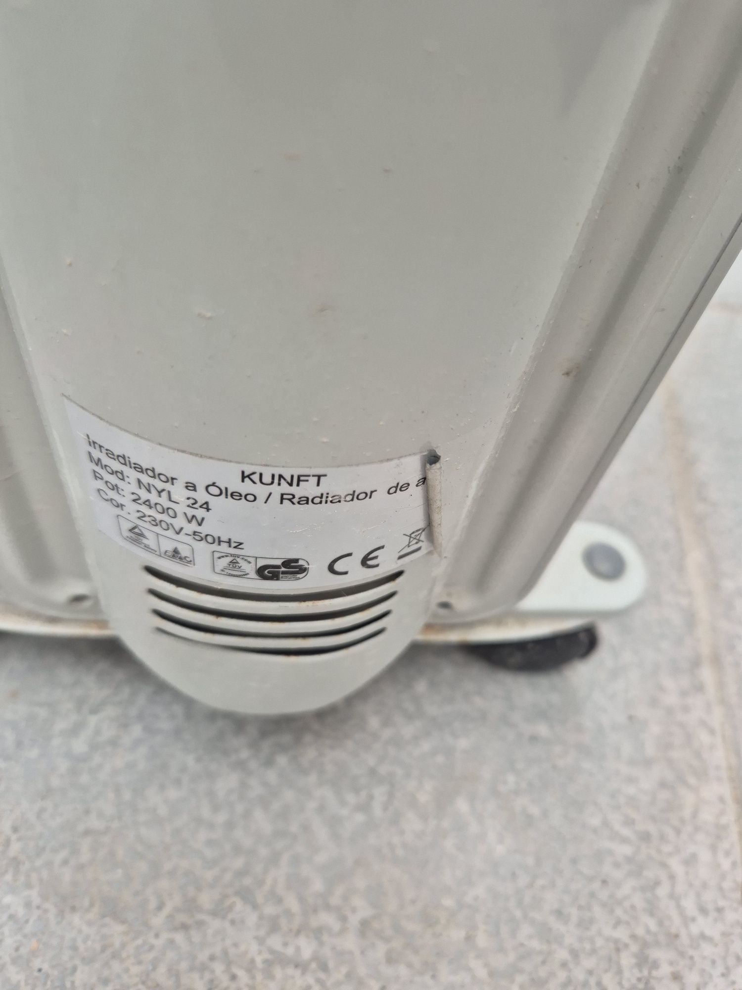 Radiador a Óleo 2400W  KUNFT