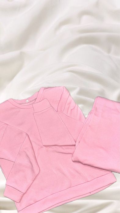 Теплый розовый костюм