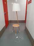Lampa że stolikiem