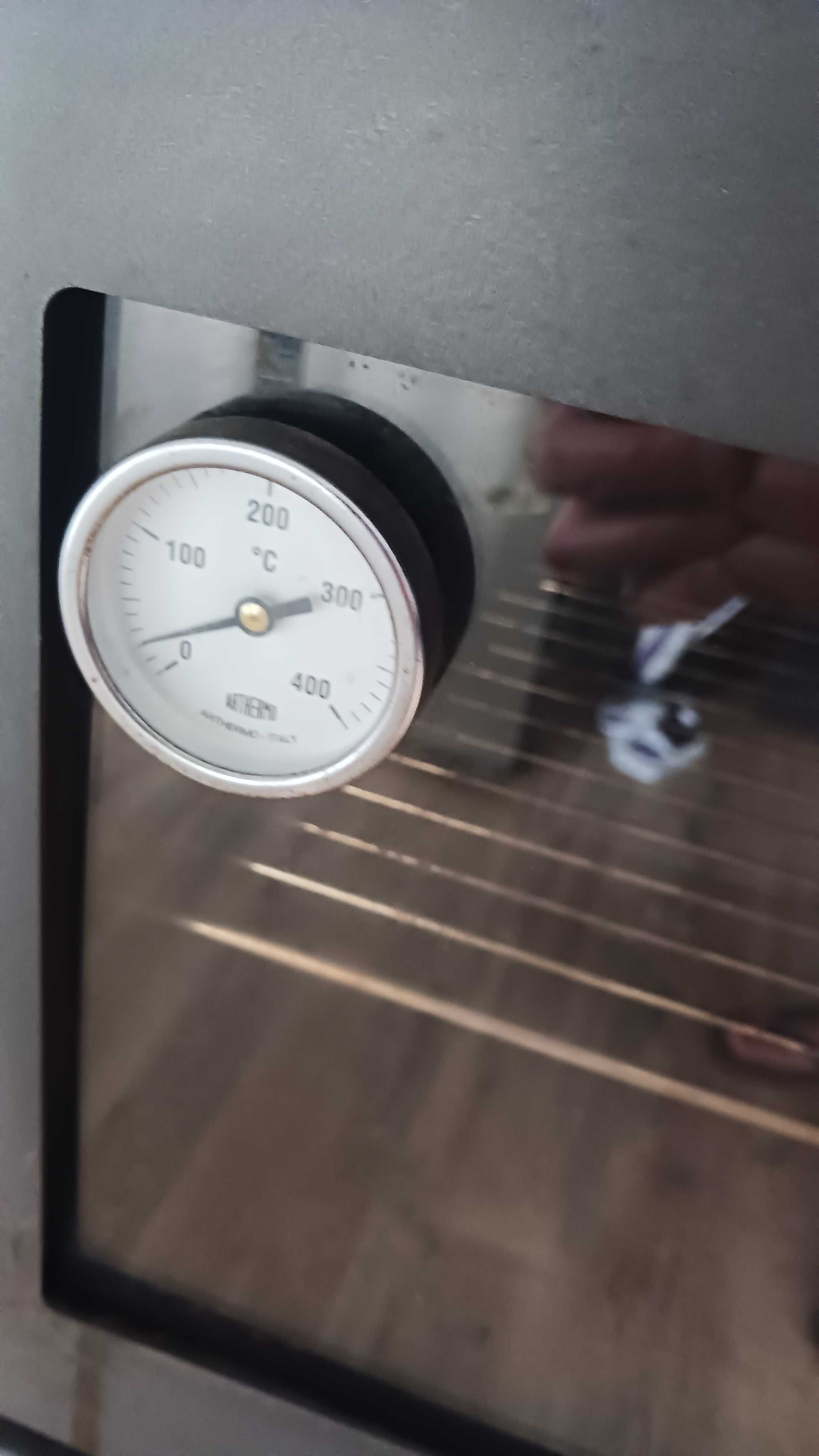 Salamandra a lenha com forno e ventilador