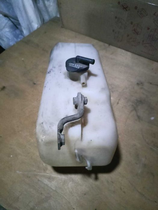 Бачёк расширительный Denso Бачок розширювальний Тойота  16470-17061