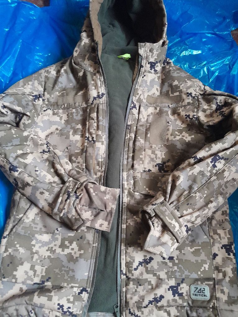 Тактична демісезонна куртка SoftShell піксель армійська куртка