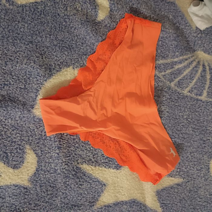 Трусики жіночі б/у