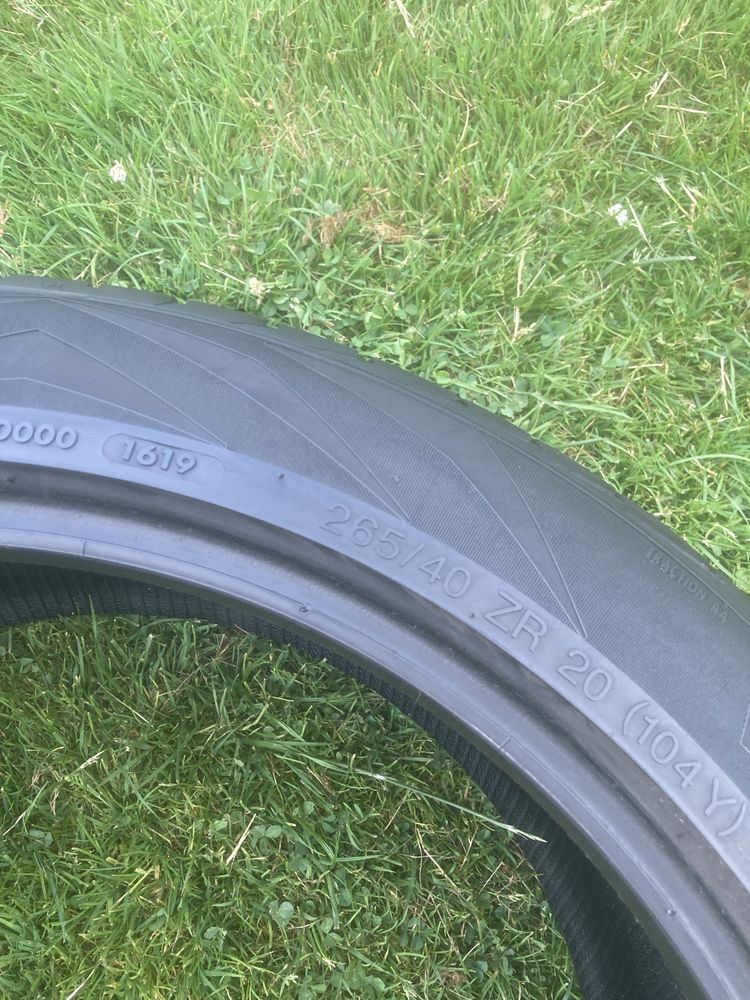 Opony 265/40R20 Vredestein